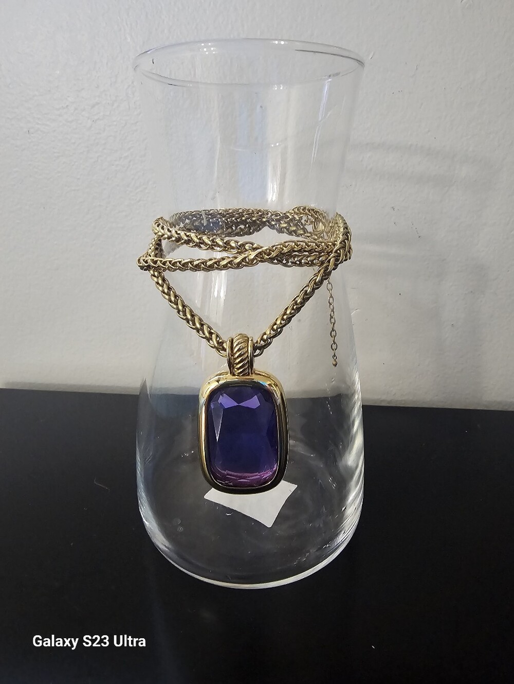Gold Tone Chain Necklace With Lucite Stone